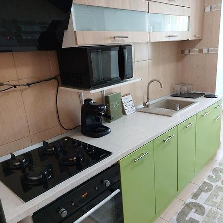 Apartament Central Renovat 3 Camere Bukarest Exteriör bild