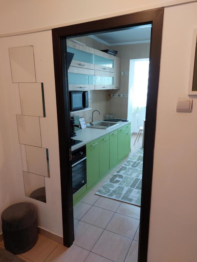 Apartament Central Renovat 3 Camere Bukarest Exteriör bild