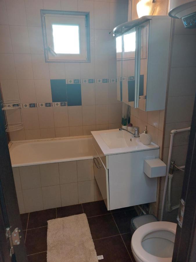 Apartament Central Renovat 3 Camere Bukarest Exteriör bild