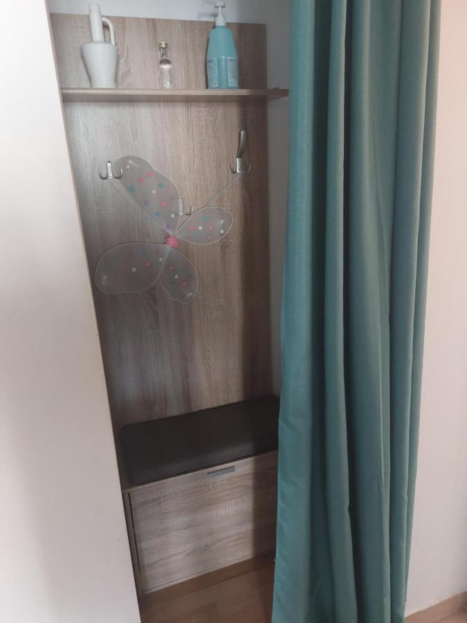 Apartament Central Renovat 3 Camere Bukarest Exteriör bild
